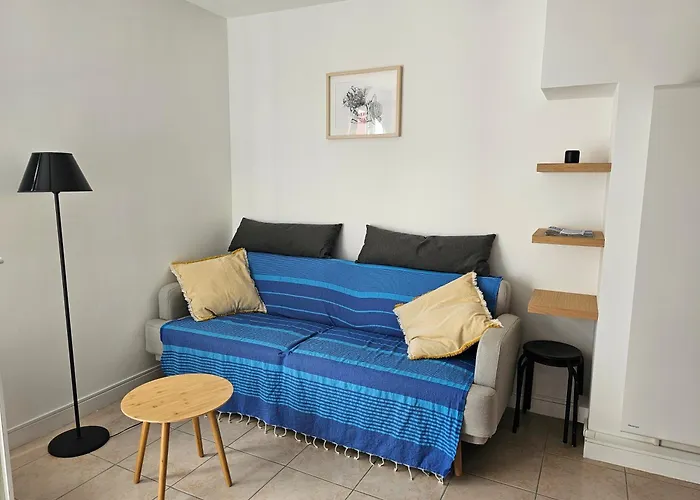 Le Fronton * Сен-Жан-де-Люз